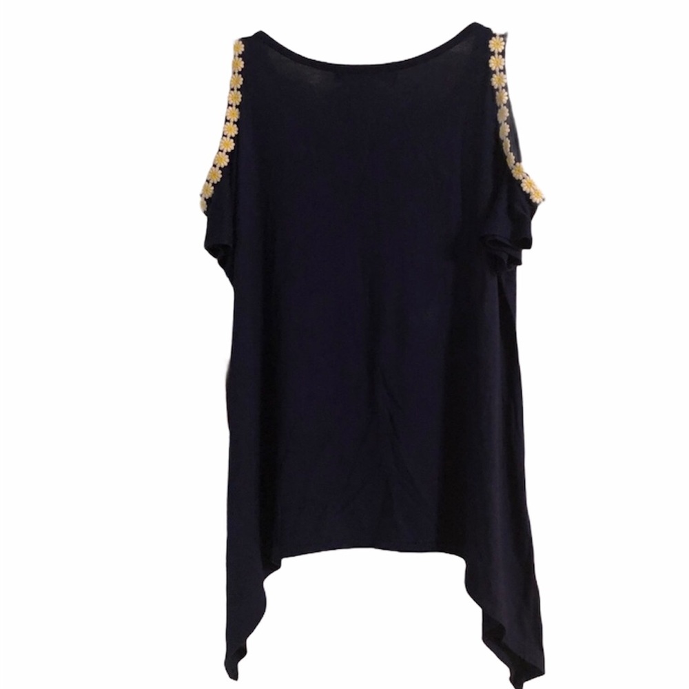 Almost Famous girls navy blue tank top with heart of daisies on front Size M - Picture 5 of 12
